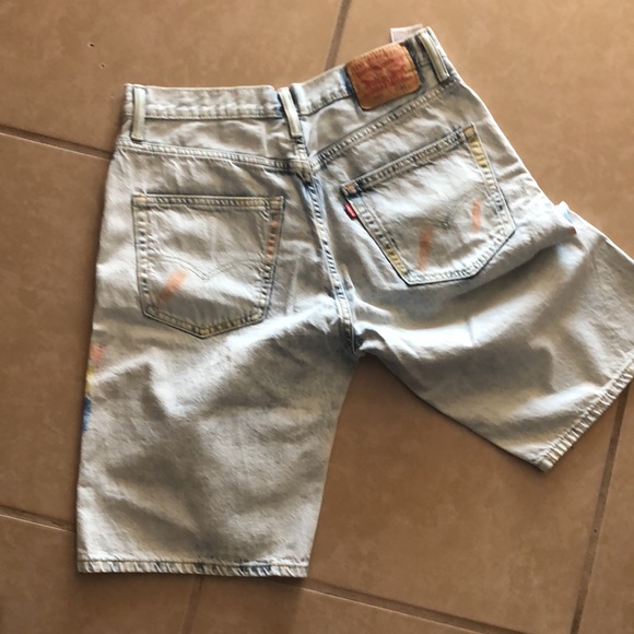 Levi shorts - Picture 2 of 3